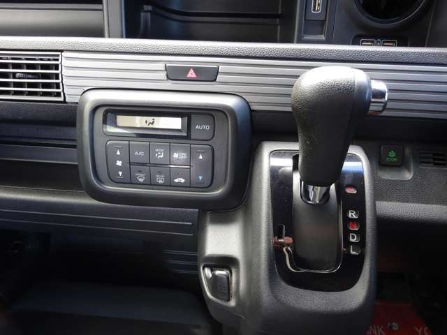 当店の車は全台、1年間走行距離無制限の保証付きで購入後も安心です。保証期間中は全国のホンダディーラーで保証修理を受け付けております。