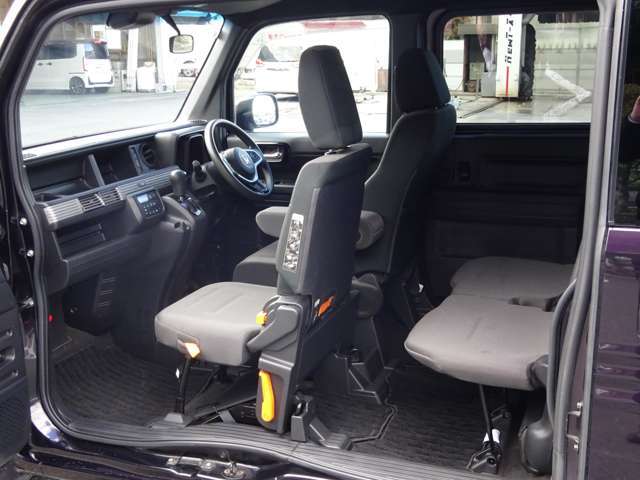 当店の車は全台、1年間走行距離無制限の保証付きで購入後も安心です。保証期間中は全国のホンダディーラーで保証修理を受け付けております。