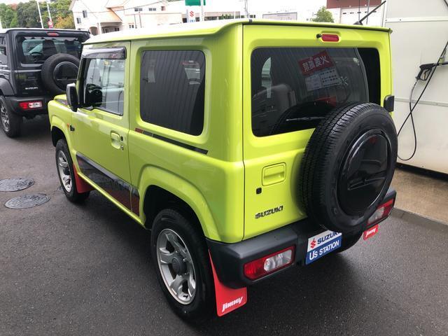 バックドアは横に開きます☆