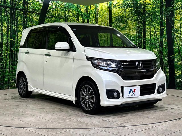 大好評のボディコーティング「弾スプラッシュコート」もご納車までに施工可能。通常のガラスコートと異なる、耐久年数6年の無機質ガラスコーティングが、ボディをキレイな状態に保ってくれます。