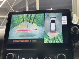 【パノラミックビューモニター】専用のカメラにより、上から見下ろしたような視点で360度クルマの周囲を確認することができます☆死角部分も確認しやすく、狭い場所での切り返しや駐車もスムーズに行えます。