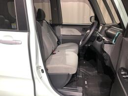 フロントシートは調整機能も細かく設定され、どんな体格にもフィット！！長距離でも快適なドライブをお楽しみ頂けます！
