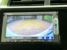 【バックカメラ】駐車時に後方がリアルタイム映像で確認できます。大型商業施設や立体駐車場での駐車時や、夜間のバック時に大活躍！運転スキルに関わらず、今や必須となった装備のひとつです！