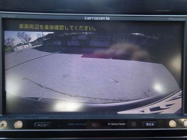 バックカメラモニター　駐車時、後進時も死角が減って思わぬ事故の防止にも役立ち、安心です♪