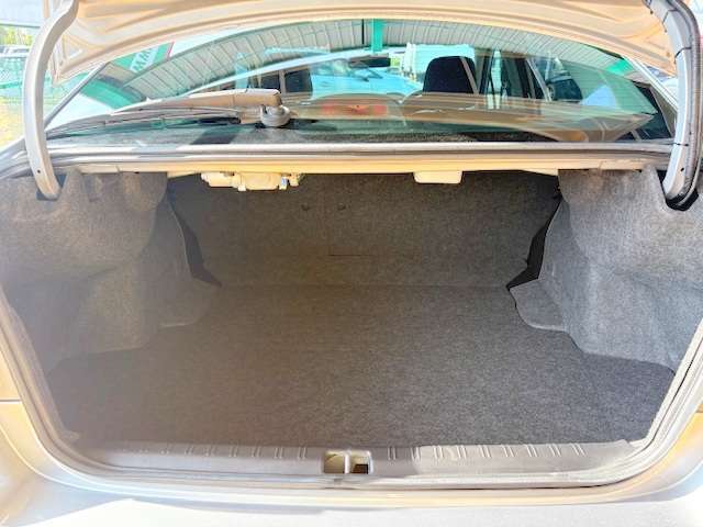 意外に広いトランクルーム！奥行きもあってゴルフバックも積めますし、大きな荷物も収納できます！