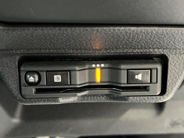 【ETC】高速道路の料金所をストレスなく通過！話題のスポットやサービスエリアに多い「スマートIC」利用時は必須のアイテムです。当店でセットアップを実施、ご納車当日からすぐにご利用いただけます！