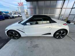 ウィンドウガラスにつきがちな水垢、ウロコなどはプロの磨きで、ピカピカにしています♪