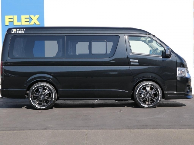 片側パワースライドドアが付いておりますので乗り降りや荷物の出し入れも楽々できちゃいます♪