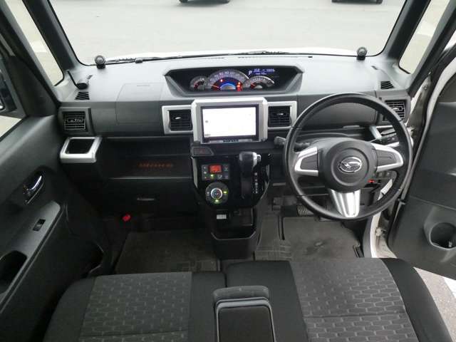 インパネ全体★地元で創業40年の相馬モータースです。安心の指定整備工場完備。板金塗装も自社にて行っております。納車後のアフターサービスも安心！腕利きのスタッフがお客様をフルサポートします★