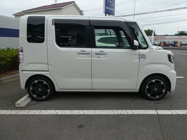 ご覧いただき有難うございます。全国チェーンの「カーベル」！全国納車いたします！お問い合わせはカーセンサーフリーダイヤル（0078-6003-941921）までお気軽にどうぞ！