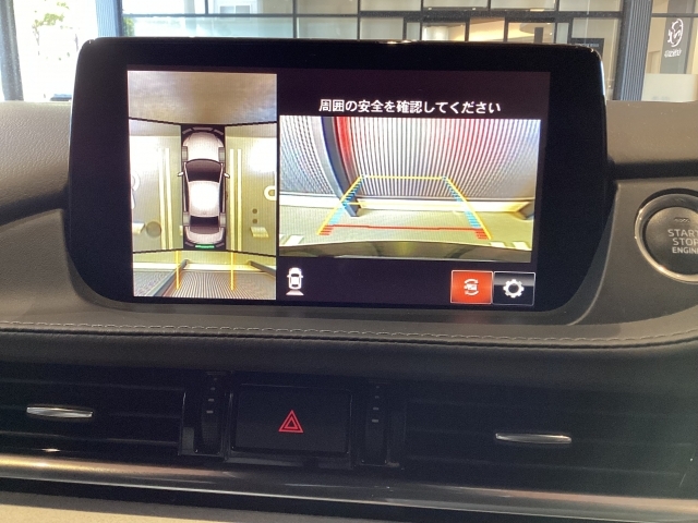 360°ビューモニター＋フロントパーキングセンサー付きです。車庫入れ時だけでなく、狭い道でも安心。