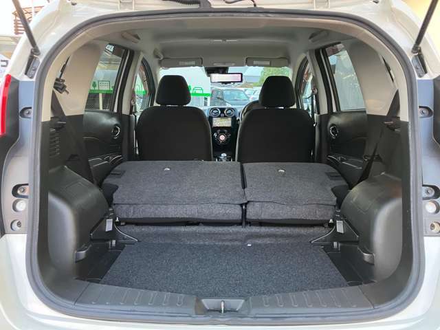 全車両に第三者機関の査定証を付けており、中古車でも安心してお選びいただけます。外観だけでは分からない部分もしっかりとチェックしております。