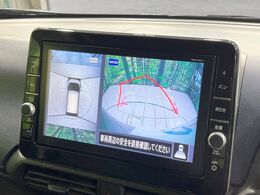 【アラウンドビューモニター】専用のカメラにより、上から見下ろしたような視点で360度クルマの周囲を確認することができます☆死角部分も確認しやすく、狭い場所での切り返しや駐車もスムーズに行えます。