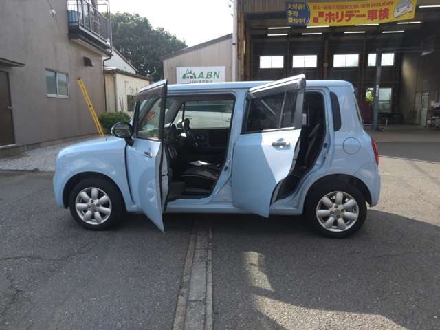 ドアが広く開くので乗り降りしやすいです。