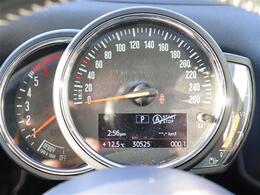 安心してカーライフを始めていただくことが出来るよう、納車前にディーラー整備工場もしくは熟練メカニックが在籍する輸入車専門の整備工場にて点検を行い、必要な整備を実施いたします。