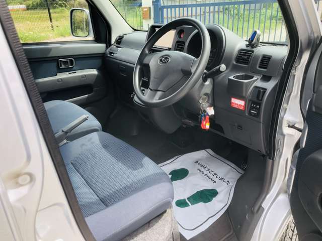 運転席の写真でございます。