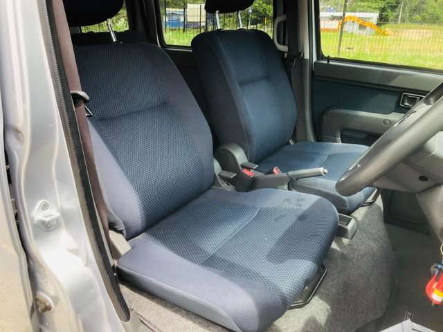 運転席の写真でございます。