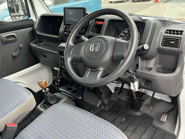 運転席の乗り心地を体感してみてください。
