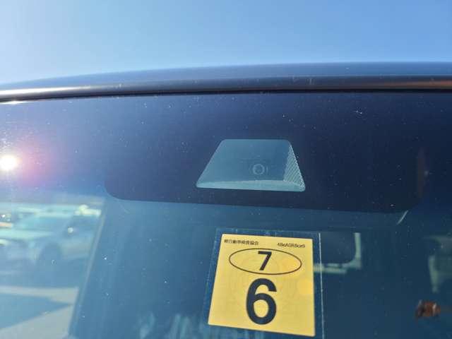 ☆運転支援機能カメラ　　　アダプティブクルーズコントロールで、設定した速度で走ってくれたり、前方の車を検知して追従走行してくれたりする賢い車！