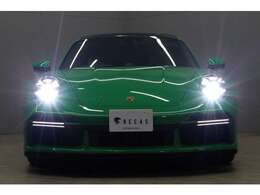 マトリクスLEDヘッドライトが装備されております。