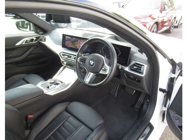 ヤナセBMWはBMW正規ディーラー唯一の全国展開型ディーラーです。東京・名古屋・三重・福岡、全社合わせて200台以上の豊富な品揃え！　お客様のご要望にお応えいたします。