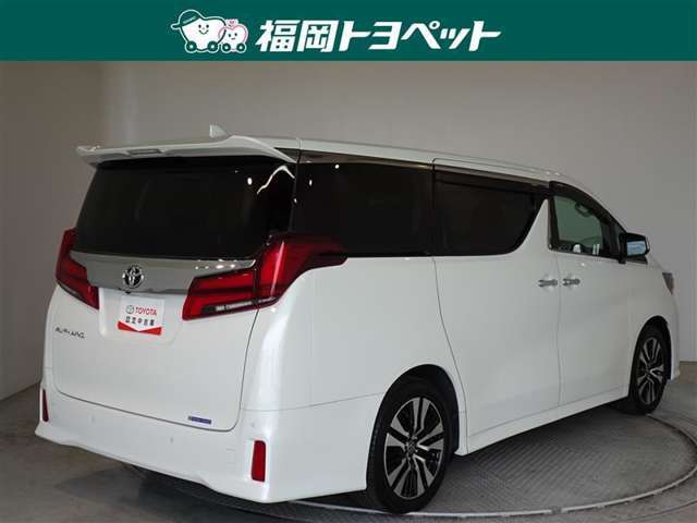 色は人気のホワイトパールクリスタルシャインです。