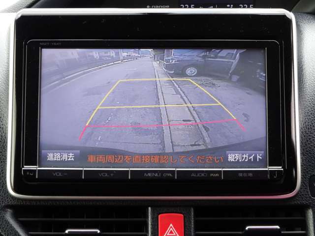 バックカメラ付きで駐車も安心です！！