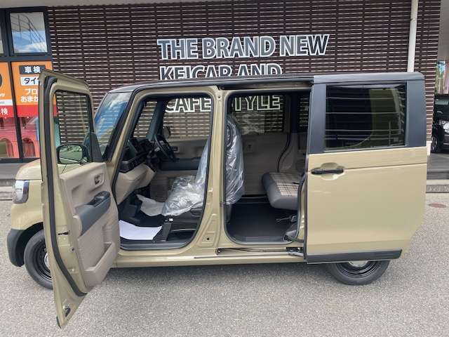 本格的なカフェを併設した新しいコンセプトのお店です！