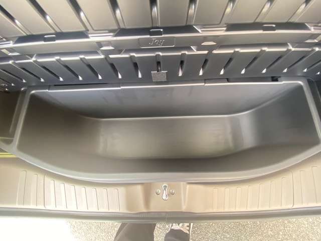 キッズルーム完備。ご家族でゆっくりおくつろぎ下さい！メンテナンス等でお待ちの際も店内でゆっくり過ごせます