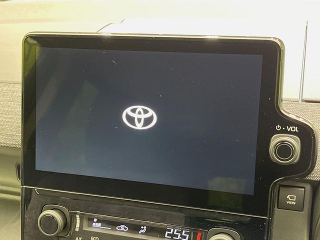 【10.5インチナビ】高級感とインパクトのある大画面ナビを装備。各種オーディオ操作はもちろん、スマホ連携もできる利便性の高いナビです♪