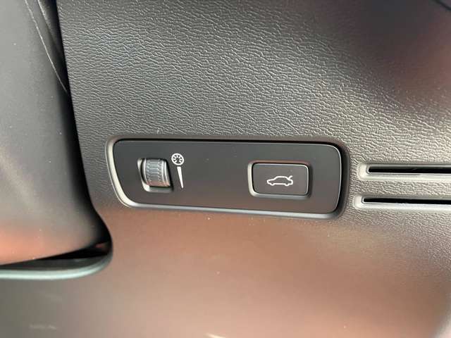 展示前には全車、内外装を厳しくチェックしておりますが、万が一見落とし等があってはダメなので、外部検査員によるチェック（カーセンサー認定）で更に厳しーくチェック済み＾＾