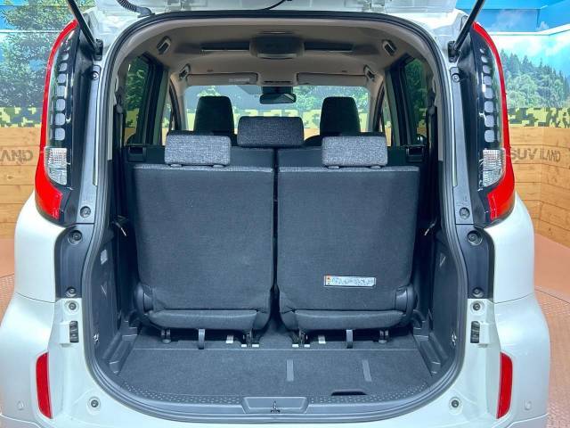 普段のお買い物や通勤、送迎等に十分な荷室スペースを確保しております。セカンドシートを倒すと、大きな荷物の積載も可能です♪