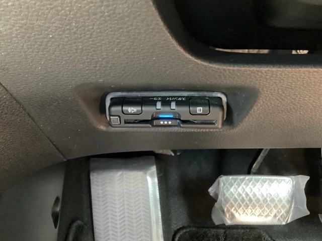 ETC付いてます。ETCが使用可能な道路通行料はキャッシュレスでスマートに走行できます。再セットアップして納車致します