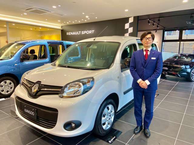 「ルノー」正規ディーラーにて、3年連続、販売成績全国1位を獲得。誰よりもカングーを愛しお客様にカングーをお届けした人間です。当時は「カングー谷島」の異名を持ち、多くのカングーをご納車。