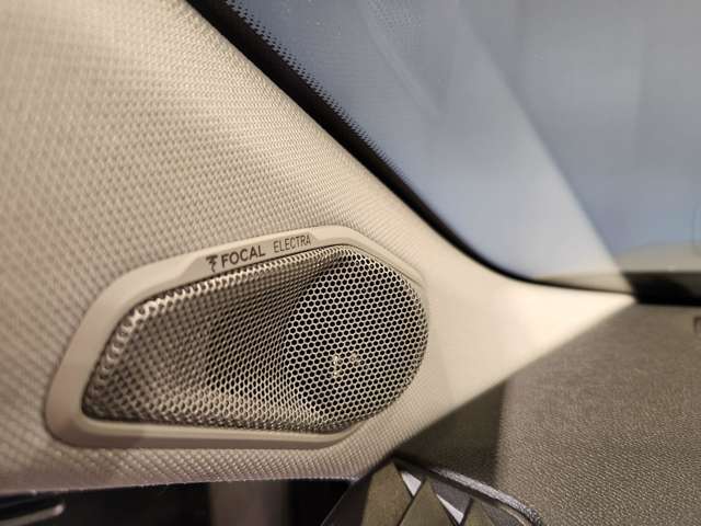 「FOCAL プレミアムサウンドシステム」FOCAL社とDSが共同開発した690Wプレミアムサウンドシステム。計14個のスピーカーをDS五感を研ぎ澄ませてチューニング。ピュアで迫力あるサウンドをお愉しみいただけます。
