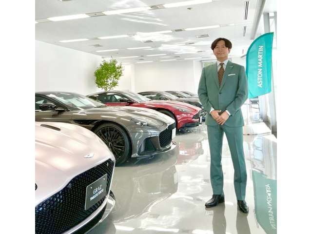 その後、英国アストンマーティン正規ディーラーへ移籍し、昨年2024年度、販売成績全国1位を獲得。インスタ・TikTokでの紹介投稿が大きな反響を呼び、アストンを愛する多くのお客様へお車をお届け致しました。