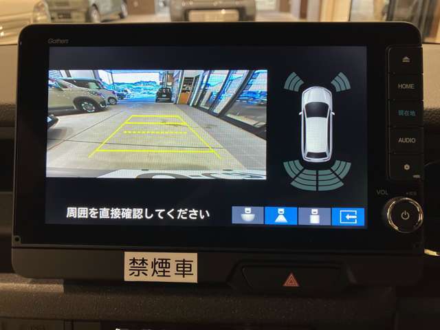 バックカメラももちろんついておりますので駐車時も後方が確認できて安心ですね！
