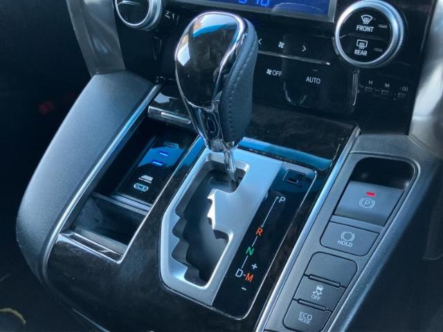 国産車から輸入車まで多様なお客様のニーズのお応えできるように、全国規模で豊富な在庫展開！車のことならWECARSへ！