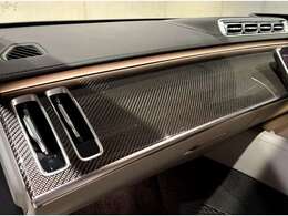 ■AMGカーボンパッケージ ￥1，377，000-・AMGカーボンエクステリアパッケージ・AMGカーボンファイバーインテリアトリム