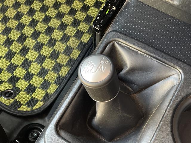 【シフトレバー】シフトも操作しやすく快適なドライブを楽しんでいただけます！