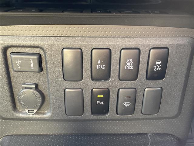 【運転席操作部】快適なドライブを楽しむための機能が装備されています！運転席から触れるので、使いやすいです！除菌プランいれていただくと、さらに清潔で安心していただけます！