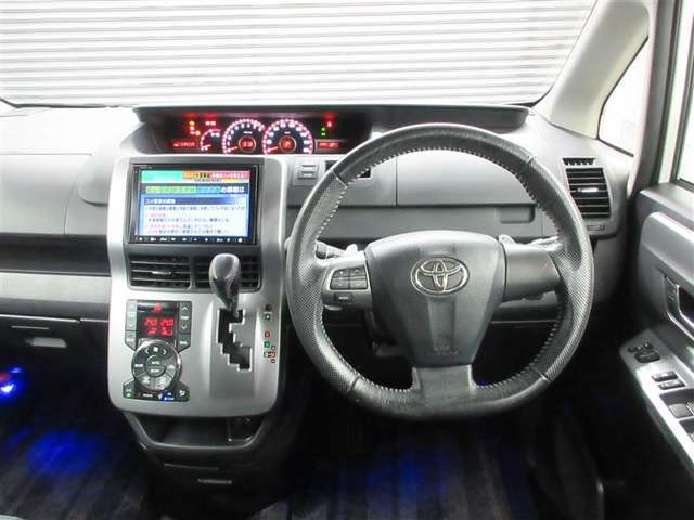 運転席はその車の重要ポイント。ぜひ実際にご乗車ください。お待ちしてます。