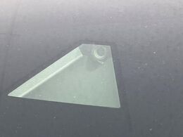 【i-ACTIVESENSE】走行中に前方の車両等を認識し、衝突しそうな時は警報とブレーキで衝突回避と被害軽減をアシスト。より安全にドライブをお楽しみいただけます。