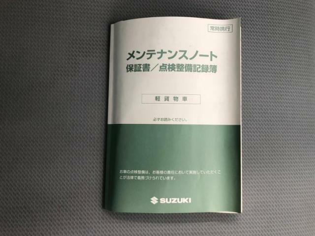 WECARSの展示場では実際に見て、触ってお車をお選びいただけます！知識の豊富な営業スタッフが様々なカーライフをご提案いたします！