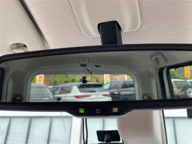 【バックミラー】大きくて見やすいので、後方を見るときも安心です！