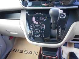 万一の衝突に備えて、いつでも安心して運転できるようエアバックシステムなどの安全装備を標準搭載！！