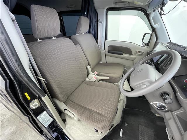 【4人乗り】座り心地が良いシートなので長時間の運転でも快適にお過ごしいただけます。新品のフロアマットのご注文も可能です。掲載箇所以外にご希望の写真がございましたらお気軽にお問い合わせ下さい。