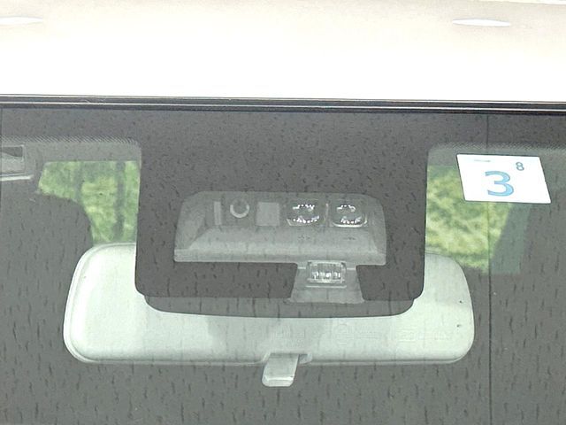 【スズキ　セーフティサポート】走行中に前方の車両等を認識し、衝突しそうな時は警報とブレーキで衝突回避と被害軽減をアシスト。より安全にドライブをお楽しみいただけます。