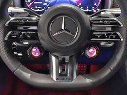 【 年間 300 台以上の遠方納車実績】当店から日本全国、遠方へ年間 300 台以上ご納車させて頂いております。遠方からご購入されるお客様の不安を取り除けるよう、経験豊富なスタッフが丁寧に対応させて戴きます