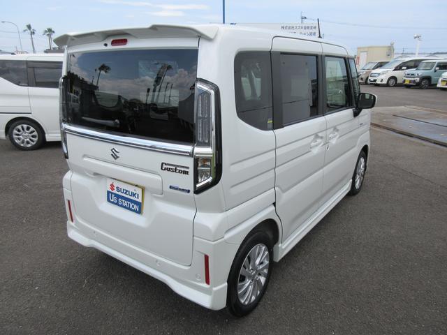 外装は展示前に専任の担当者が綺麗に仕上げております。車の状態など気になさる点がありましたらお気軽にご相談ください。自慢のお車をぜひご覧にいらしてください。